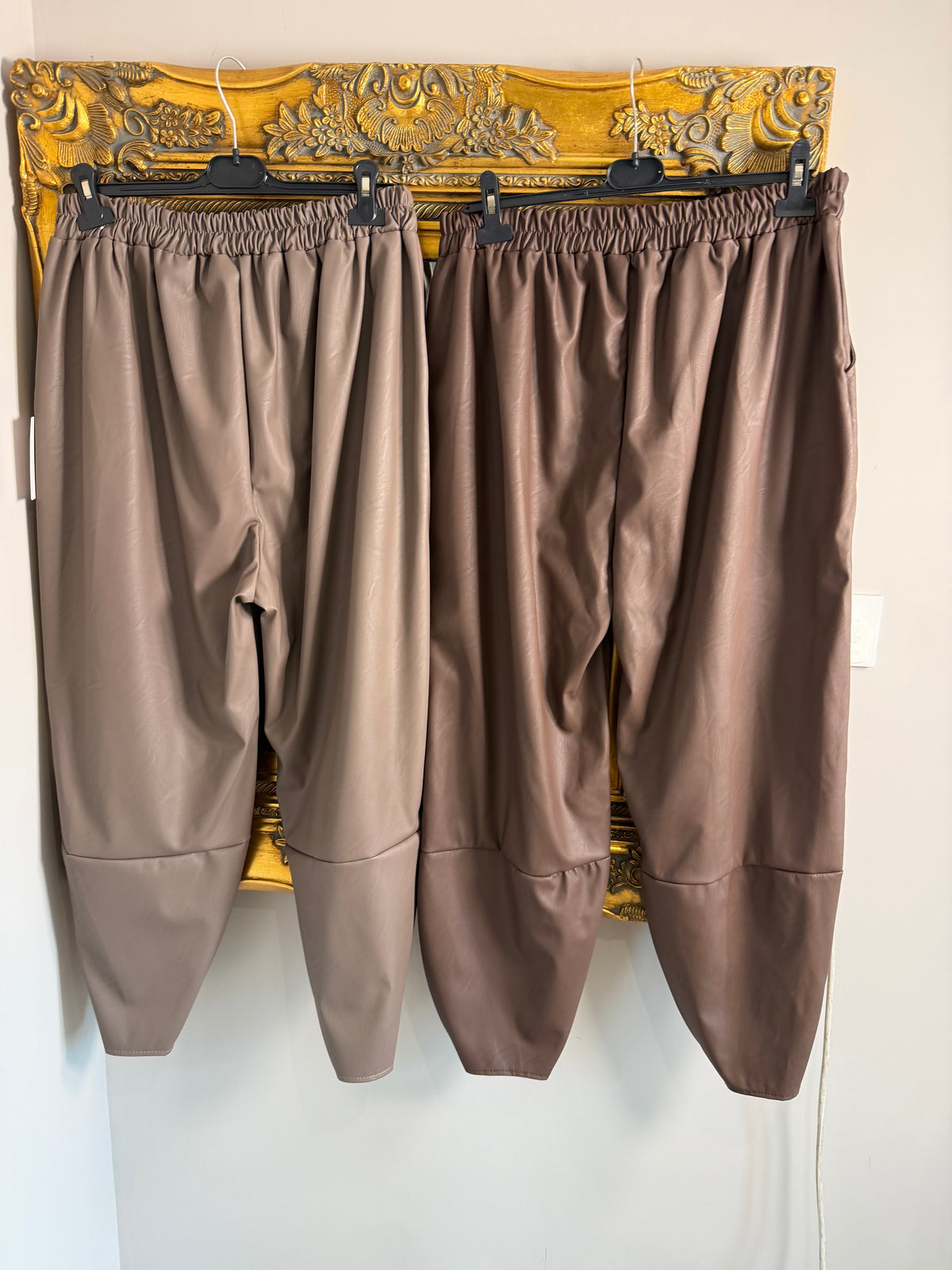 Pu Tulip Pants (faux leather)