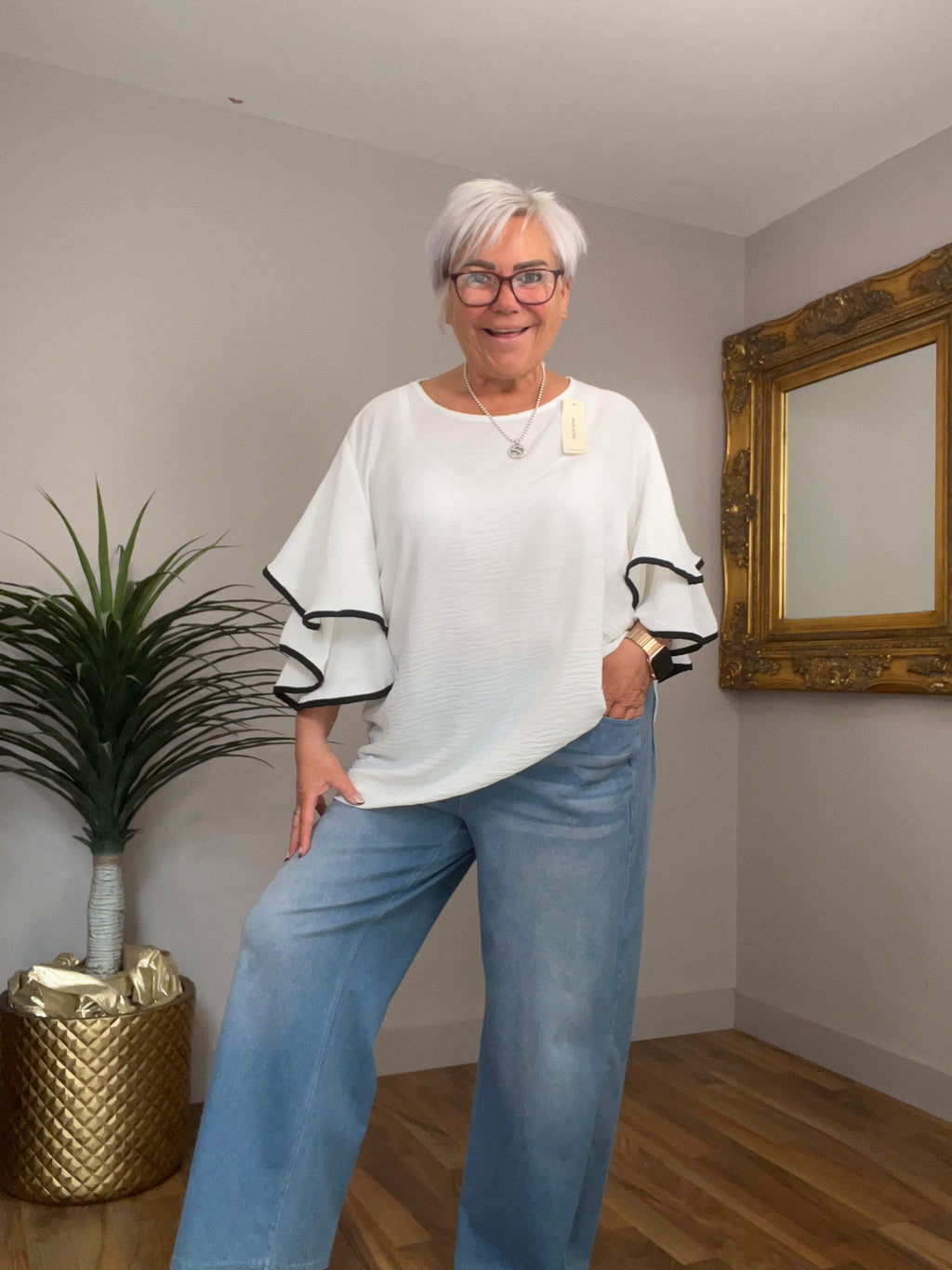 🔥 Sale No Return - Piped Ruffle Sleeve Top