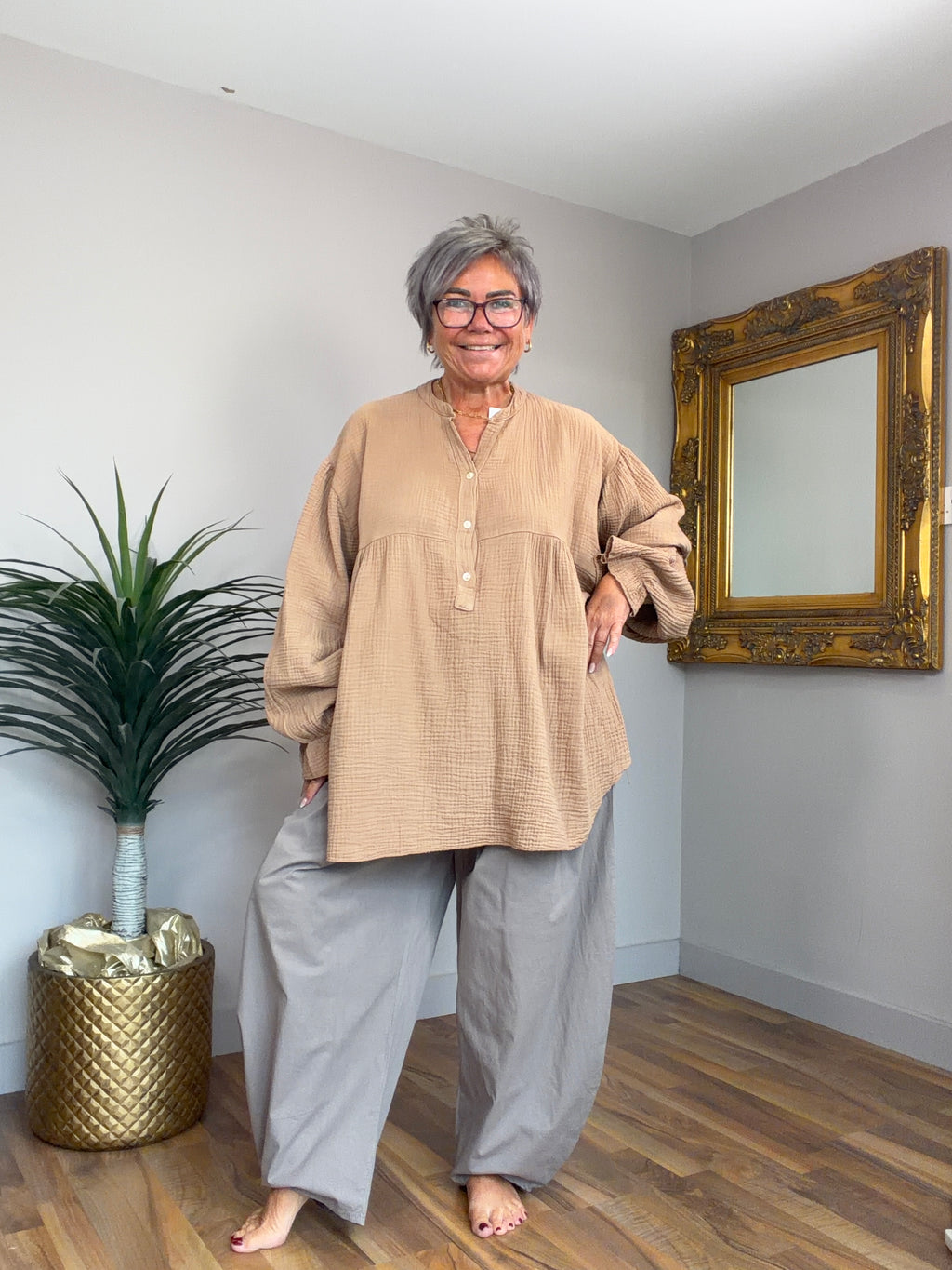 Plain 3 Button Smock Style Top