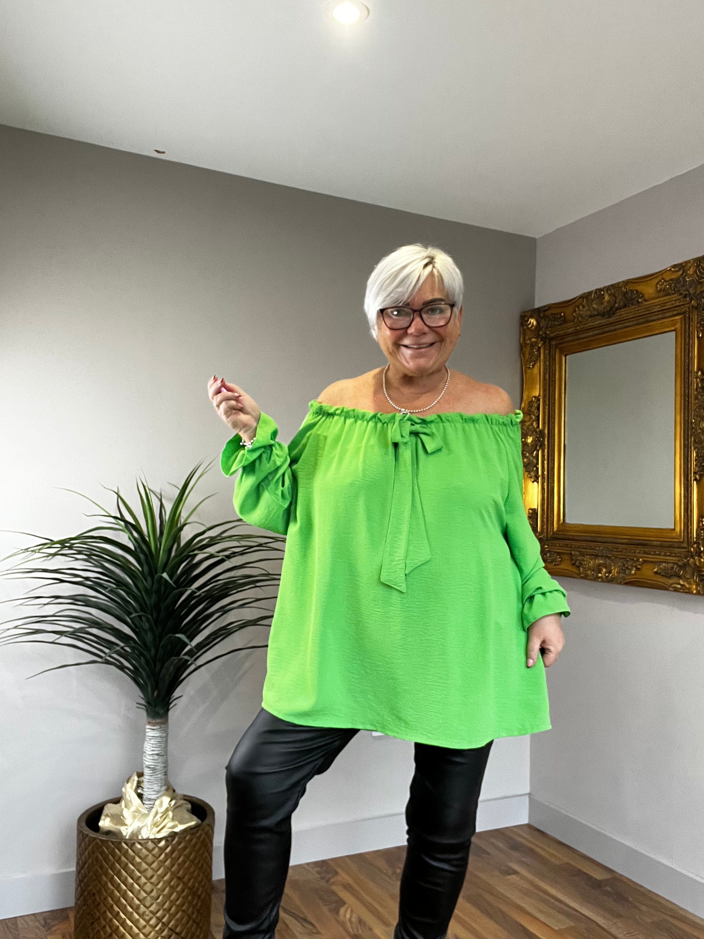 🔥 Sale No Return - Betsy Bardot Top