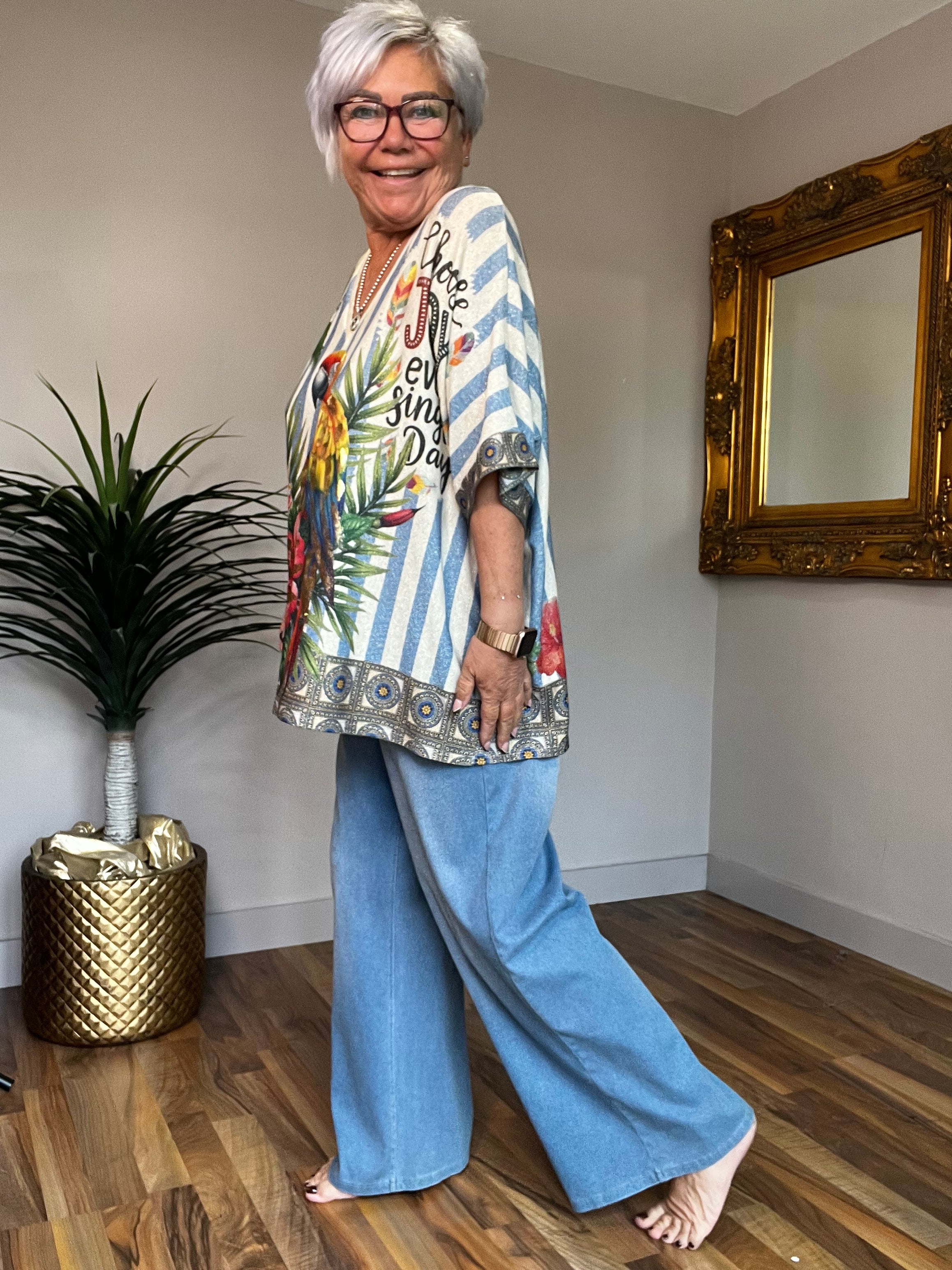 Glitzy Parrot V Neck Top
