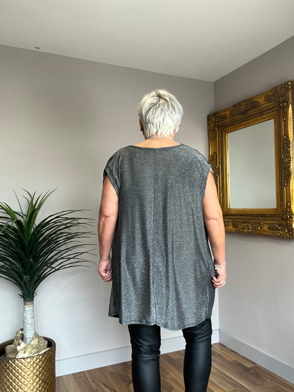 🔥 Sale No Return - Shimmer Scoop Neck Tunic Top