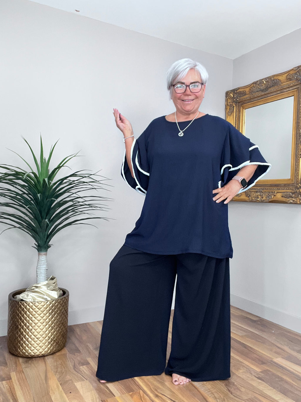 🔥 Sale No Return - Piped Ruffle Sleeve Top